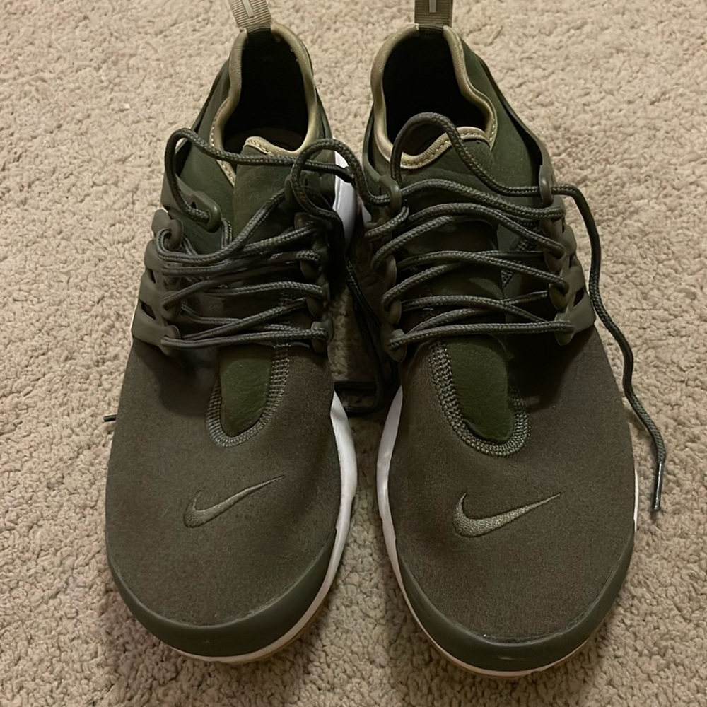 Nike presto women’s army green worn once